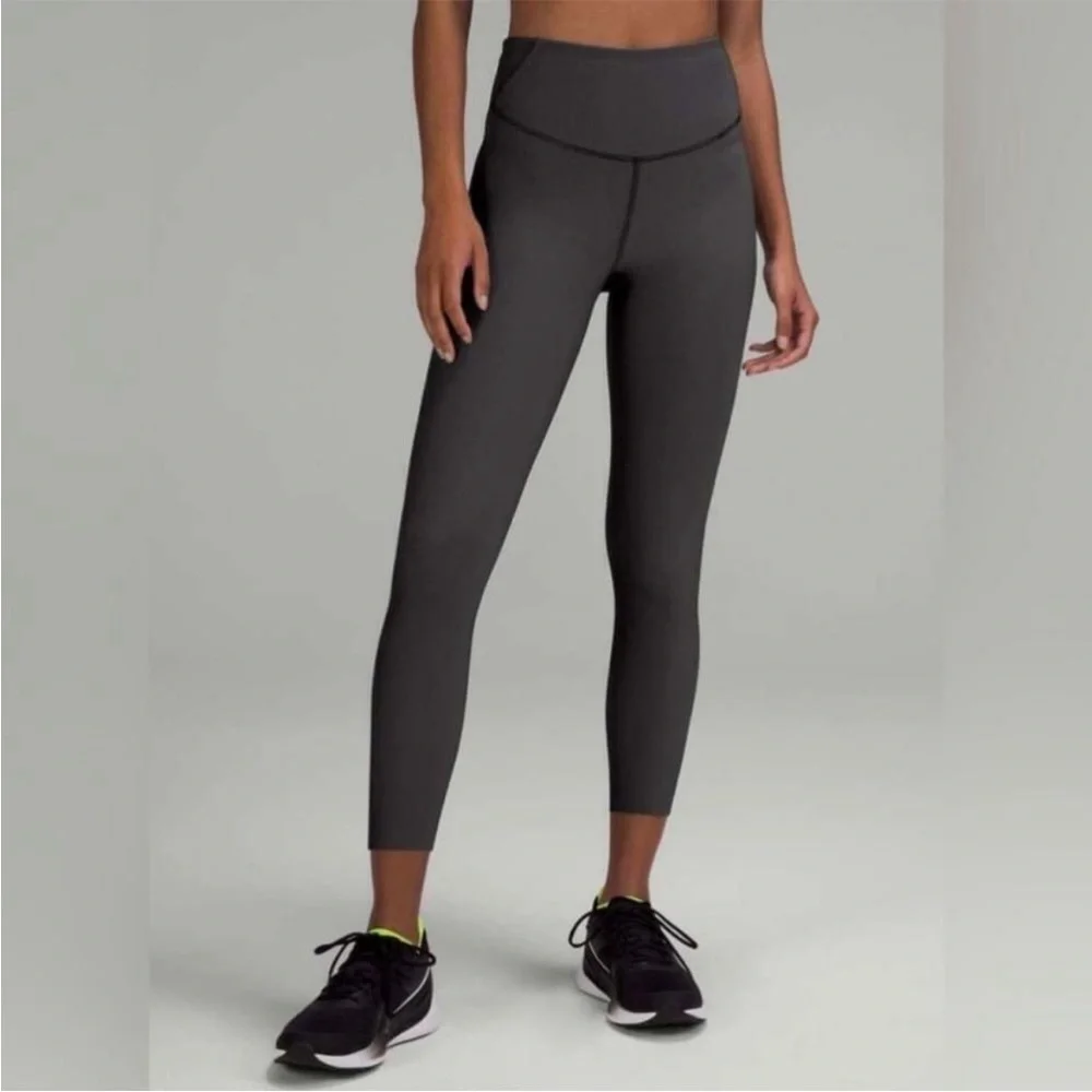 New! Lululemon SZ 2, Base pace HR tight Two tone ribbed 25” leggings.